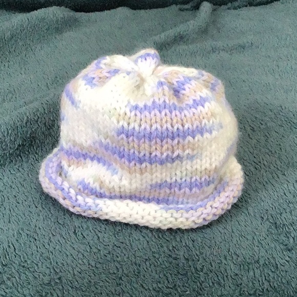 Hand knit infant cap - Picture 1 of 1